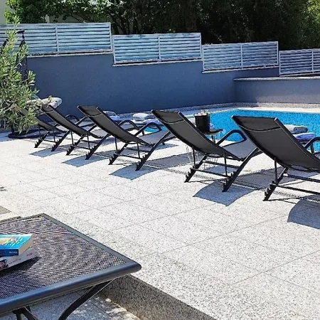 Apartment Schoenes In Mit Schoener Terrasse *