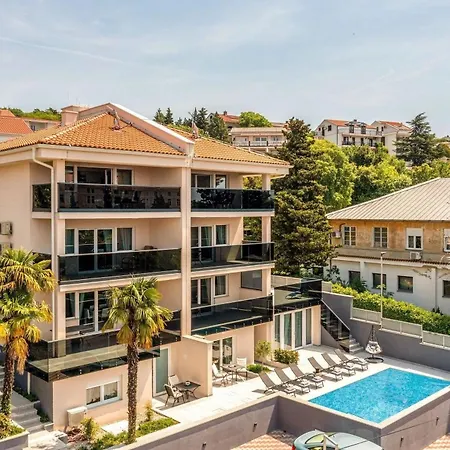 Apartment Schoenes In Mit Schoener Terrasse